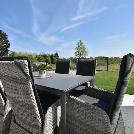 Ferienhaus Wildrose 1 Kuehlungsbor בית נופש Ostseebad Kühlungsborn