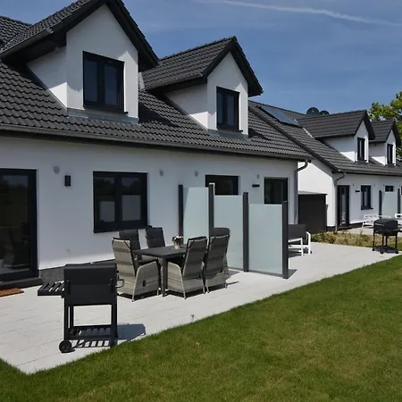Ferienhaus Wildrose 1 Kuehlungsbor בית נופש Ostseebad Kühlungsborn