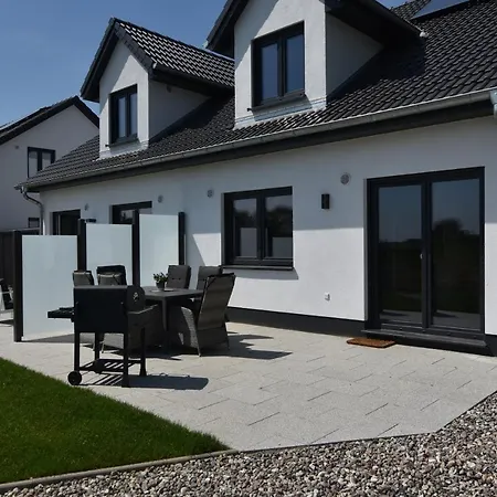 Ferienhaus Wildrose 1 Kuehlungsbor